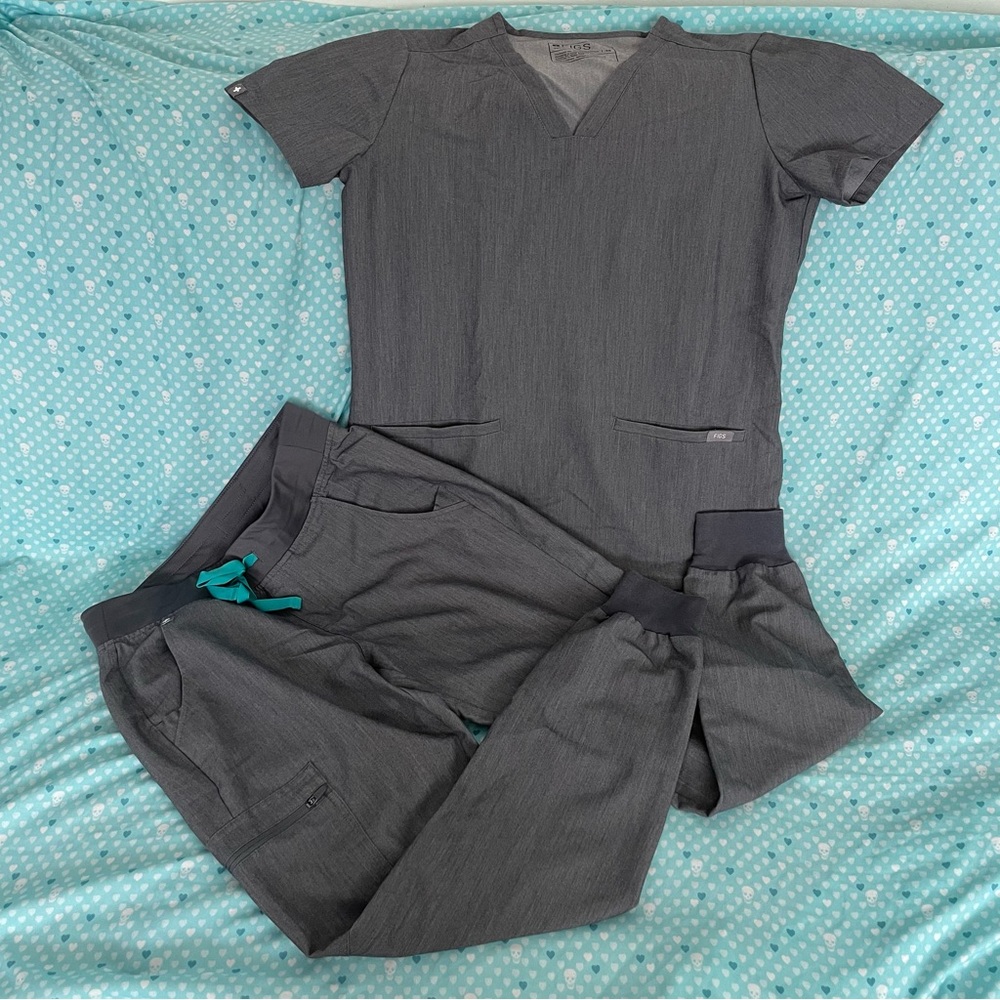 Women’s FIGS Scrub Top & Zamora Joggers Graphite Set Size XS
